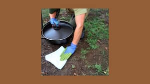 how to clean cast iron dutch oven